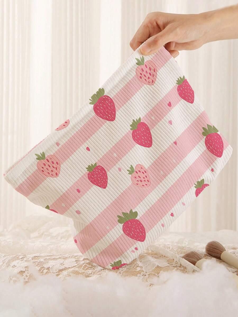 kosmetyczka wzór truskawki