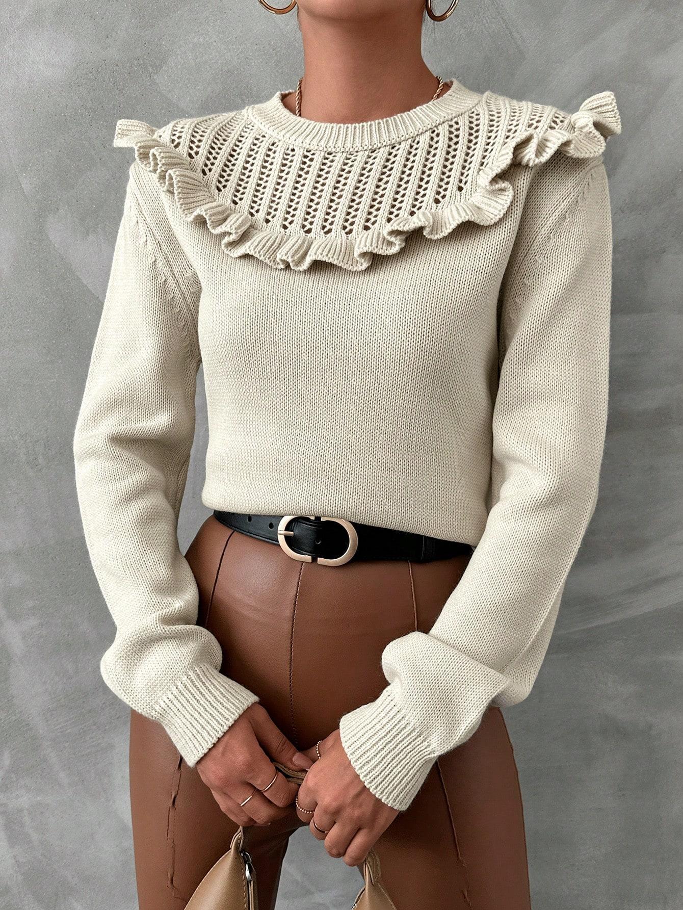 beżowy klasyczny sweter falbana