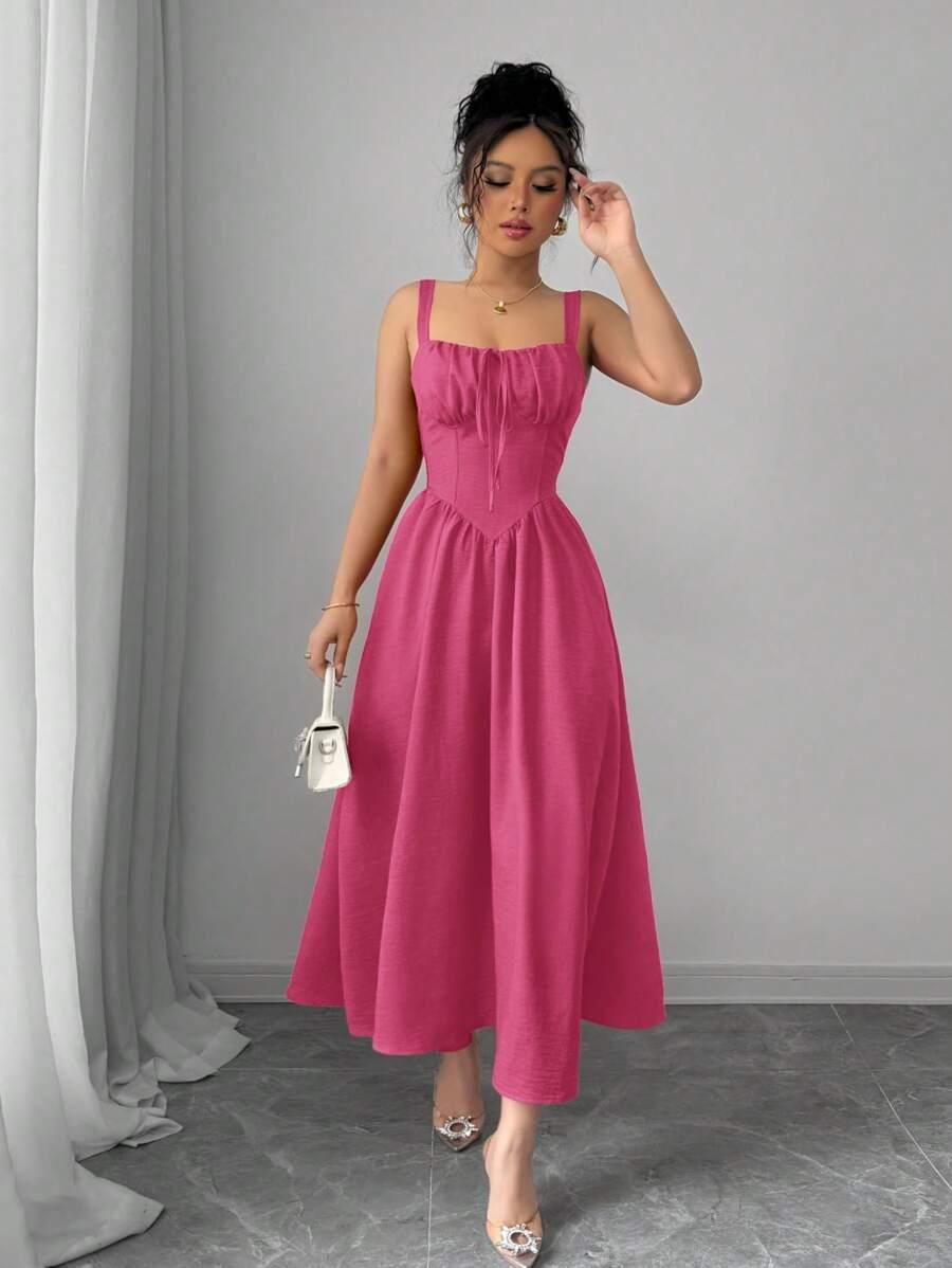 ROZKLOSZOWANA SUKIENKA MIDI NA RAMIĄCZKACH