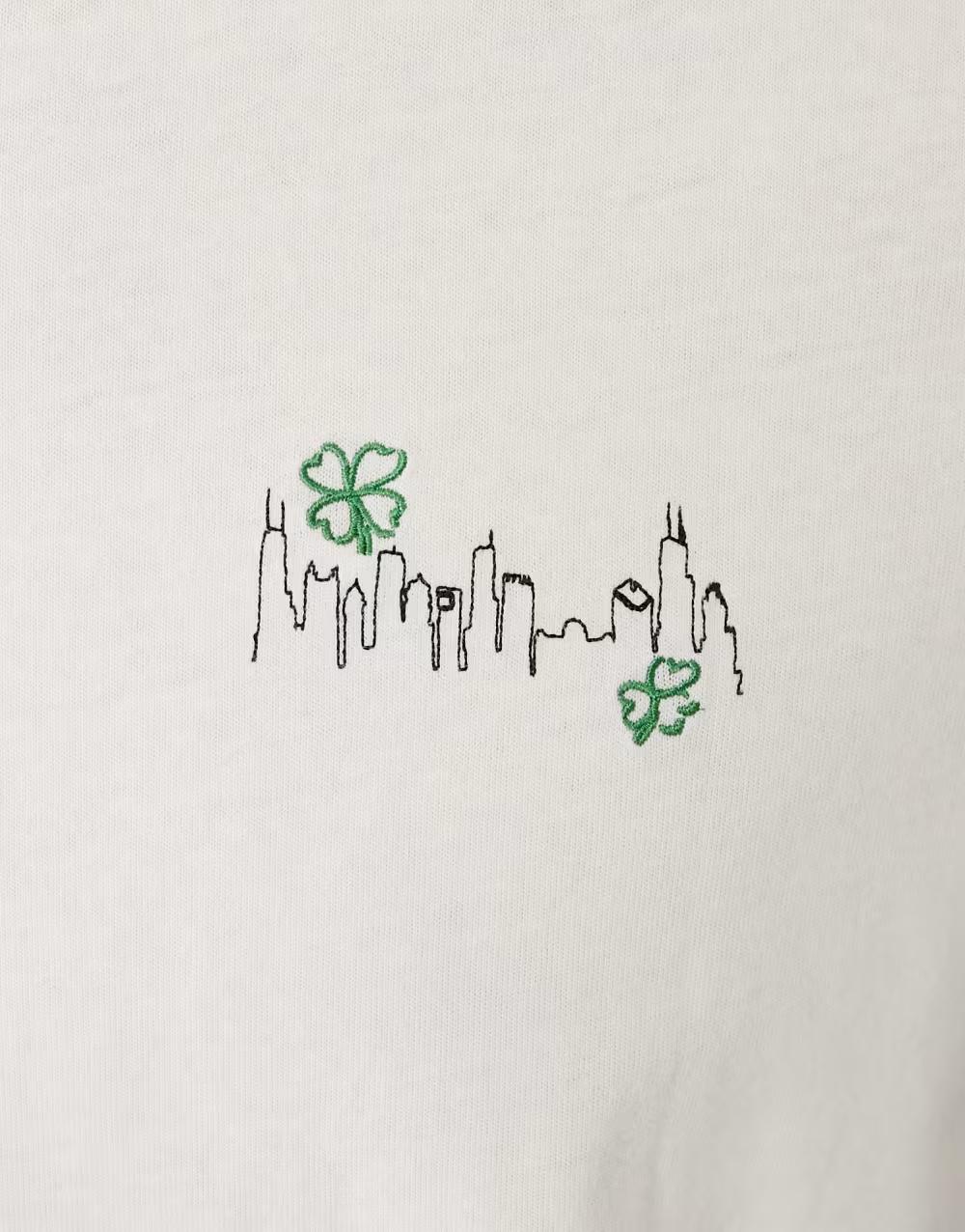biały t-shirt nadruk okrągły dekolt