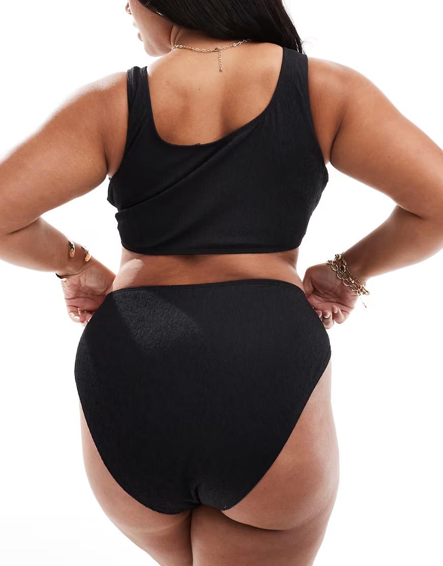 czarny dół od bikini