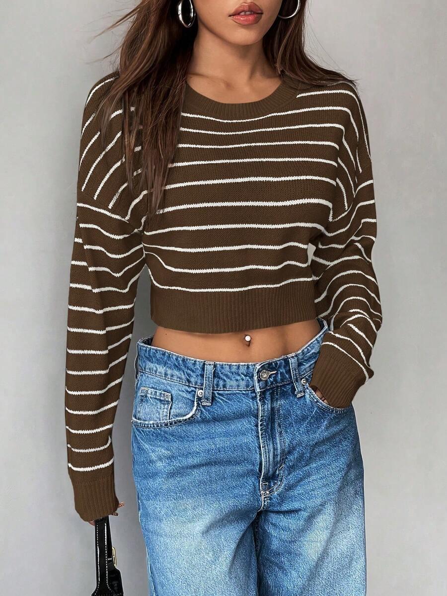 brązowy sweter w paski