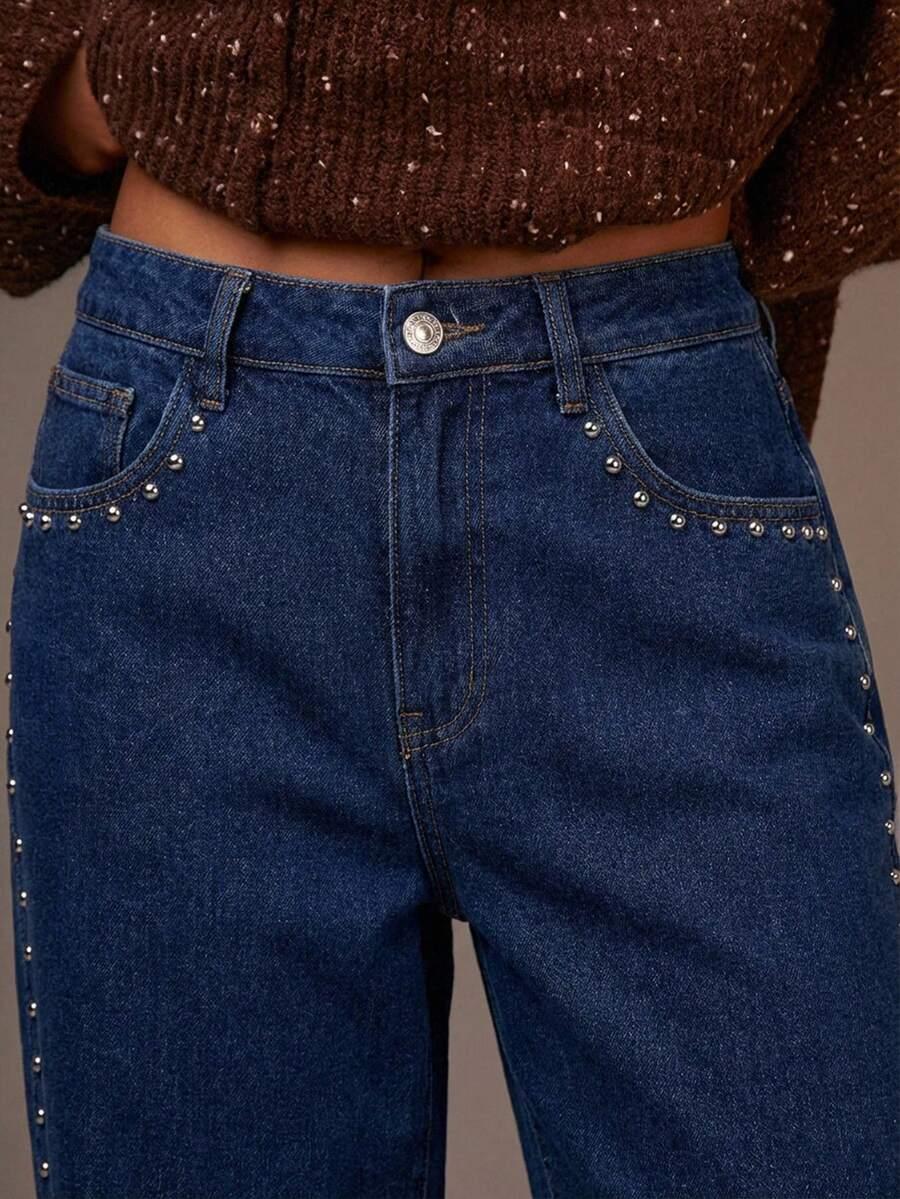 granatowe spodnie jeans