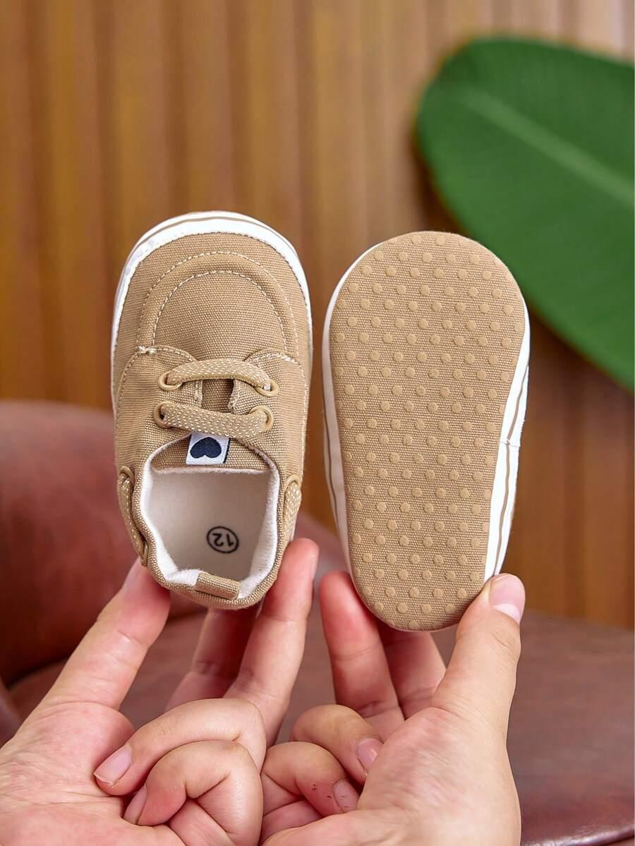 wsuwane beżowe buty
