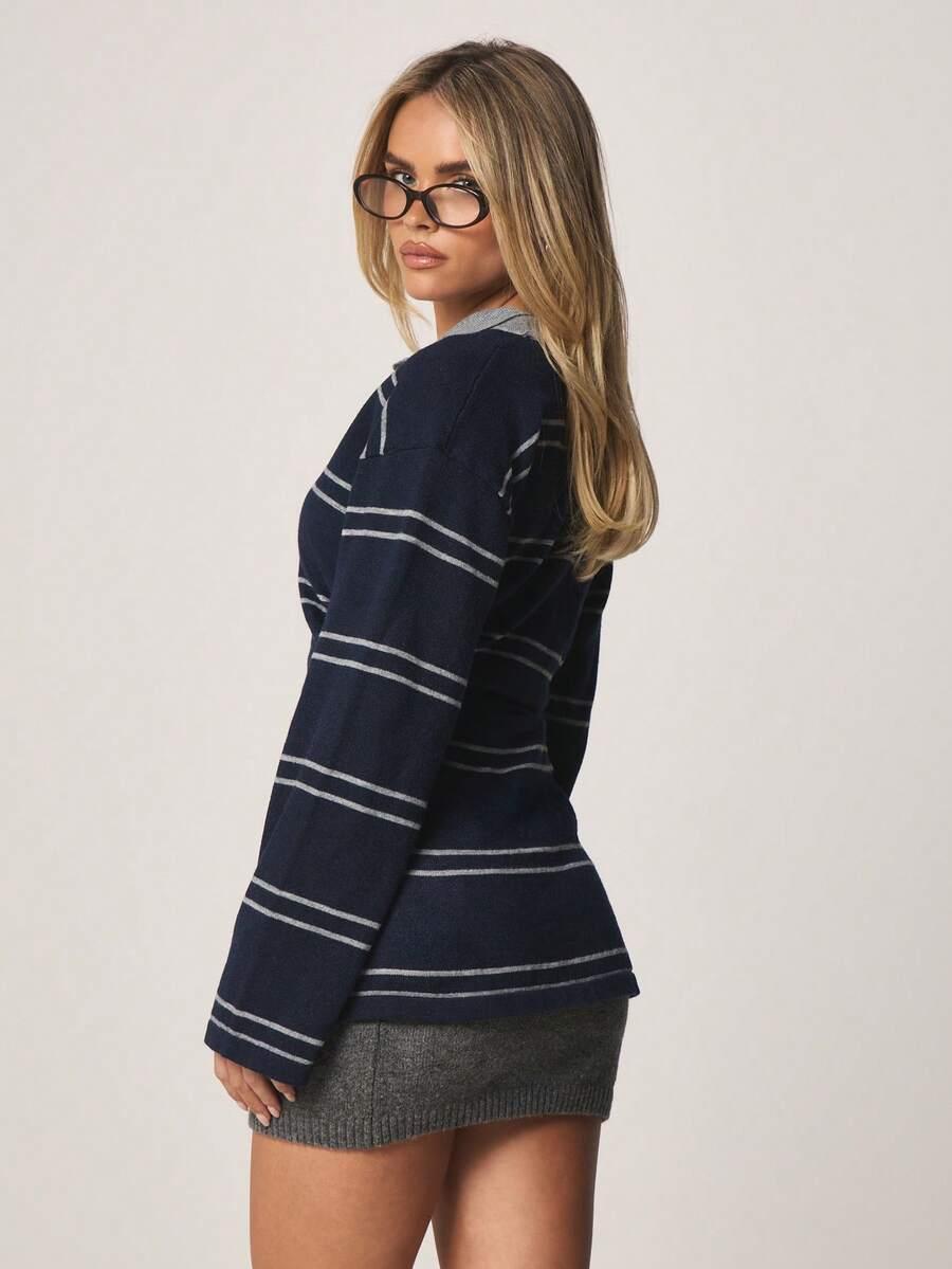 GRANATOWY SWETER PASKI