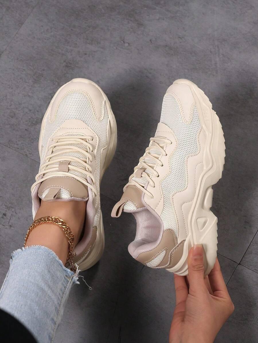 beżowe sznurowane buty sportowe