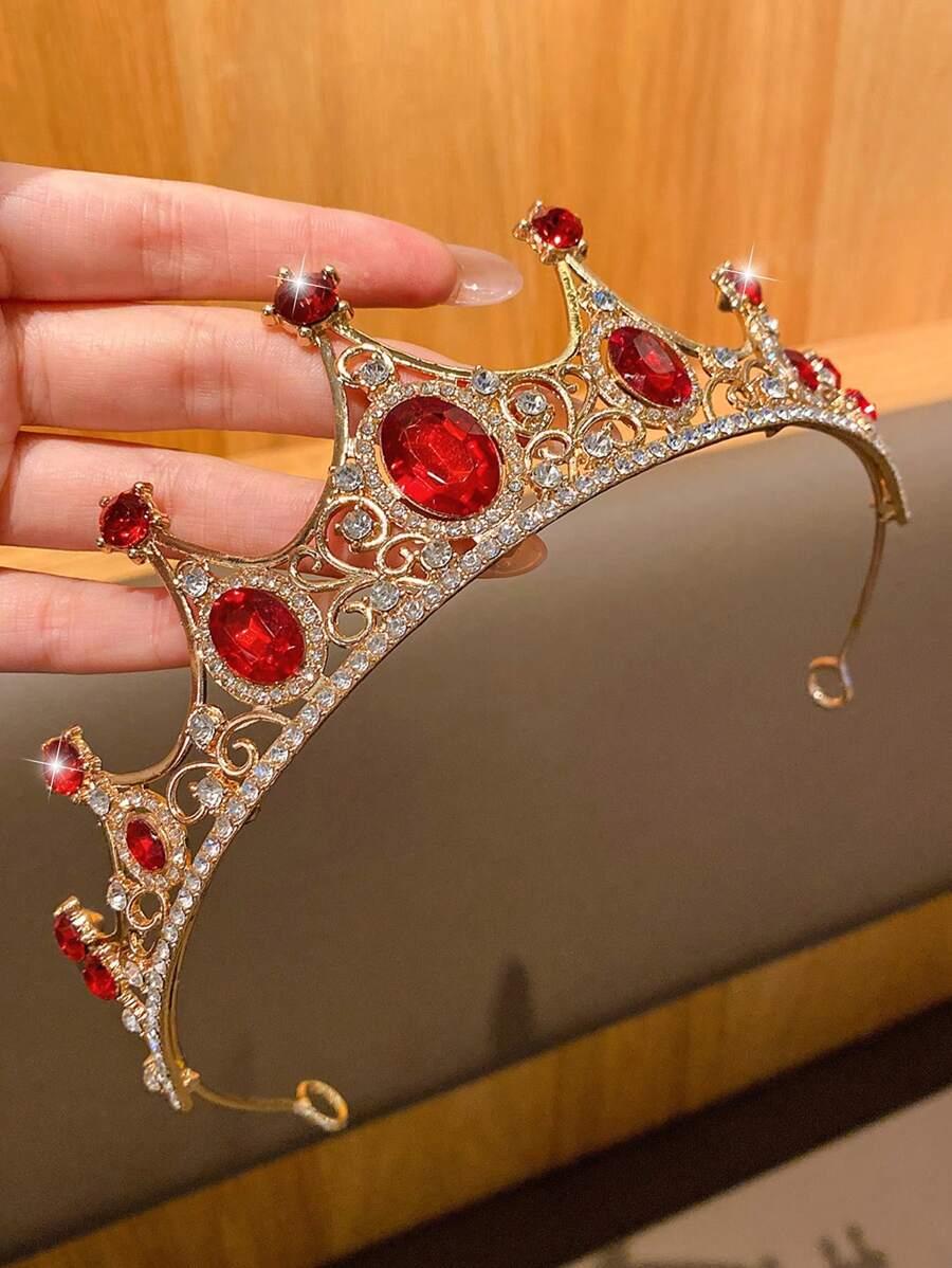 złota korona zdobienia