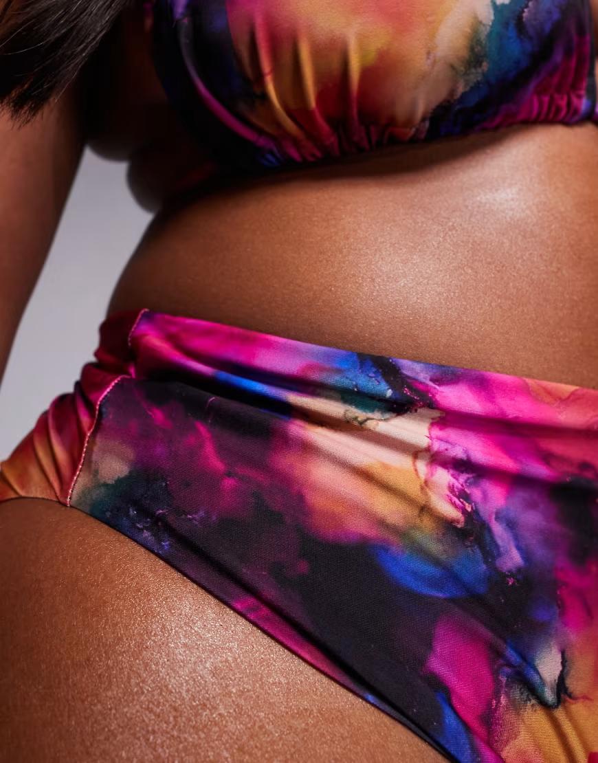 DÓŁ OD BIKINI WYSOKI STAN WZÓr