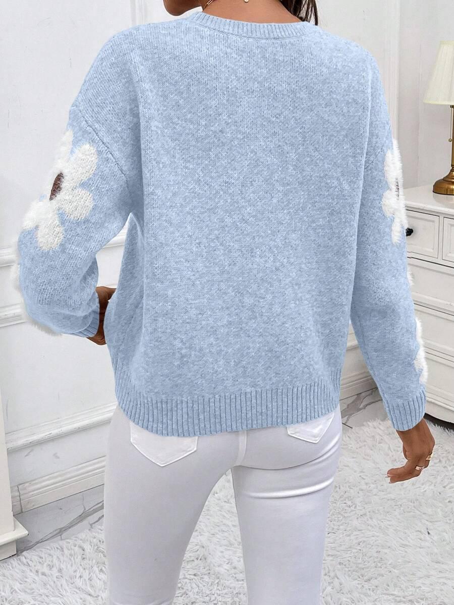 niebieski sweter kwiaty