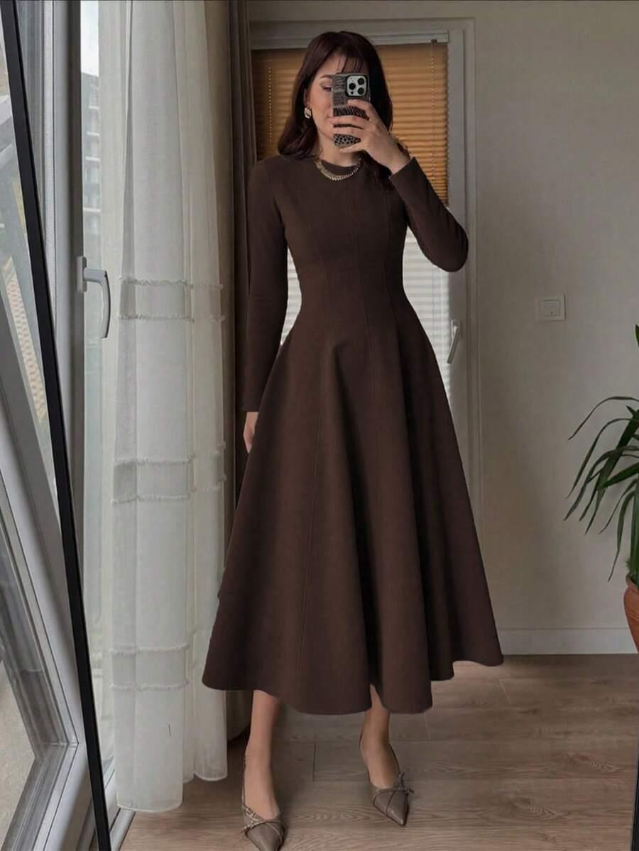 BRĄZOWA SUKIENKA DO POŁOWY ŁYDKI