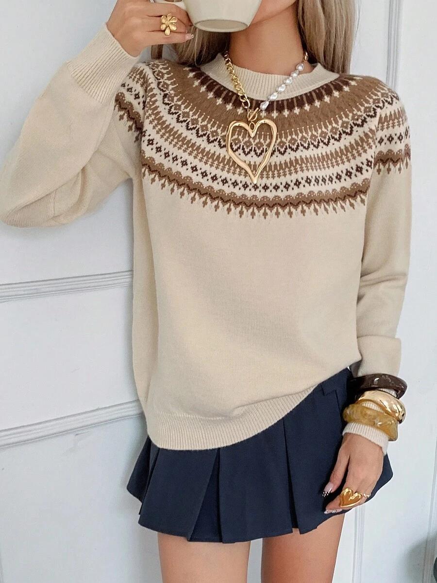 beżowy sweter okrągły dekolt