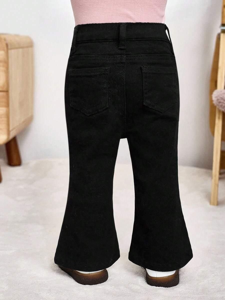 czarne spodnie jeans