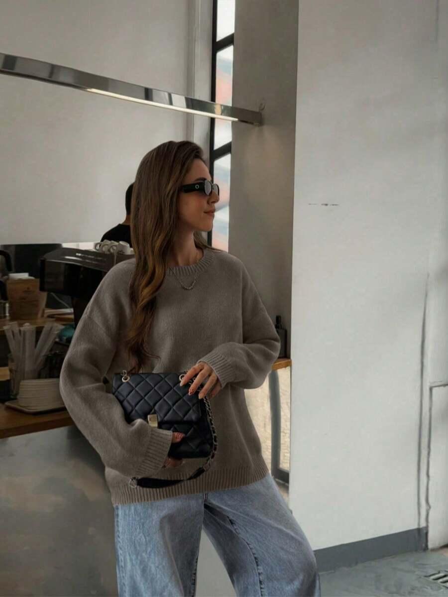 BRĄZOWY SWETER OVERSIZE