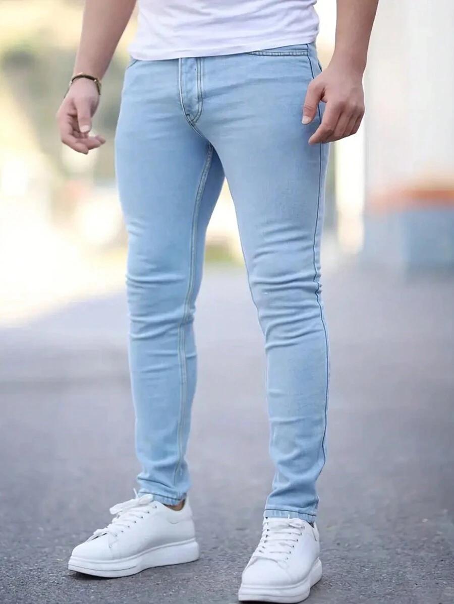 niebieskie spodnie jeans 