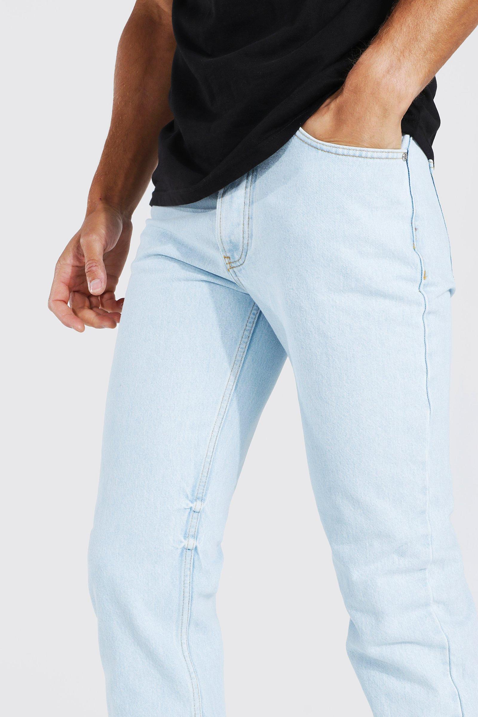 niebieskie spodnie jeans