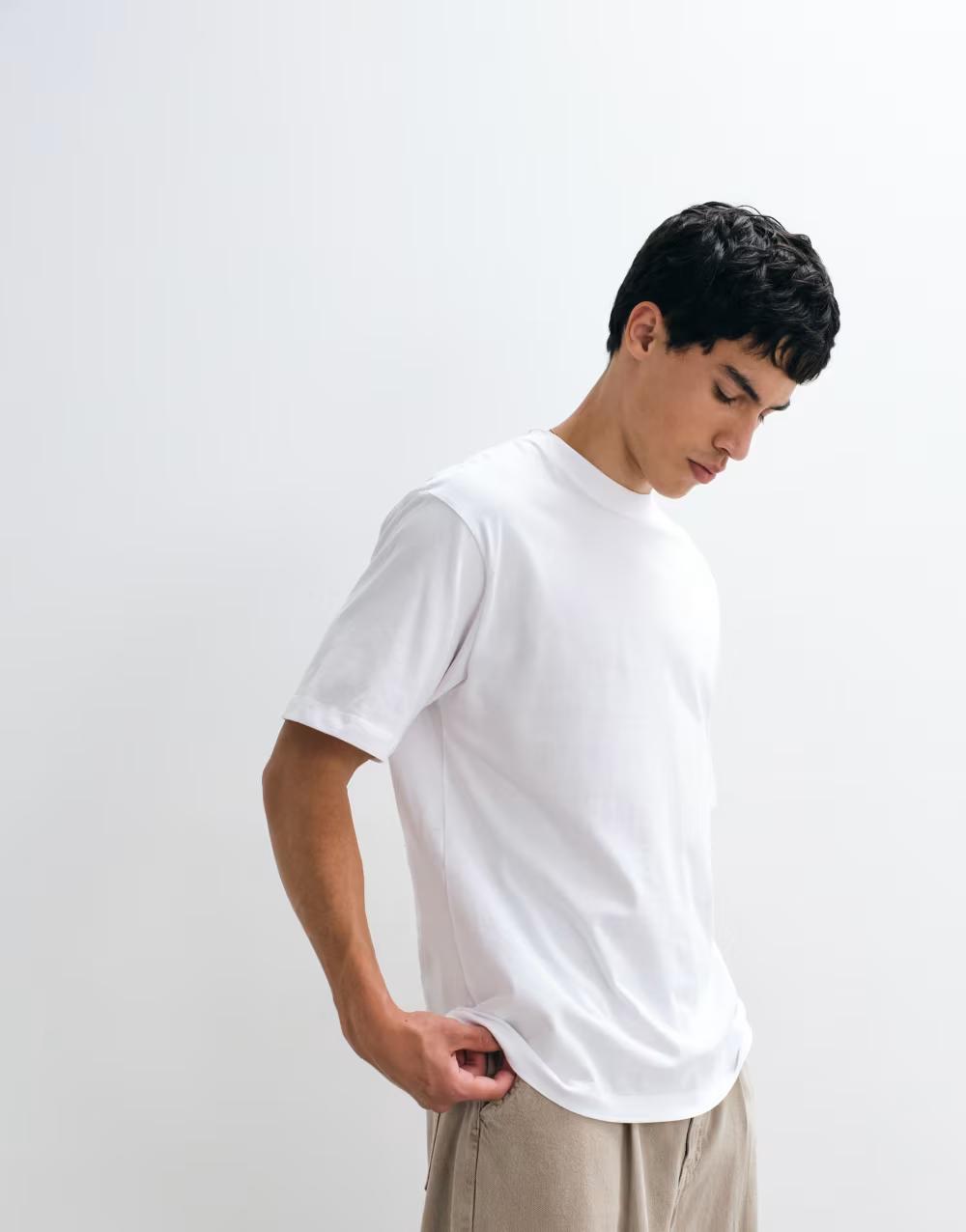 BIAŁY T-SHIRT OKRĄGŁY DEKOLT