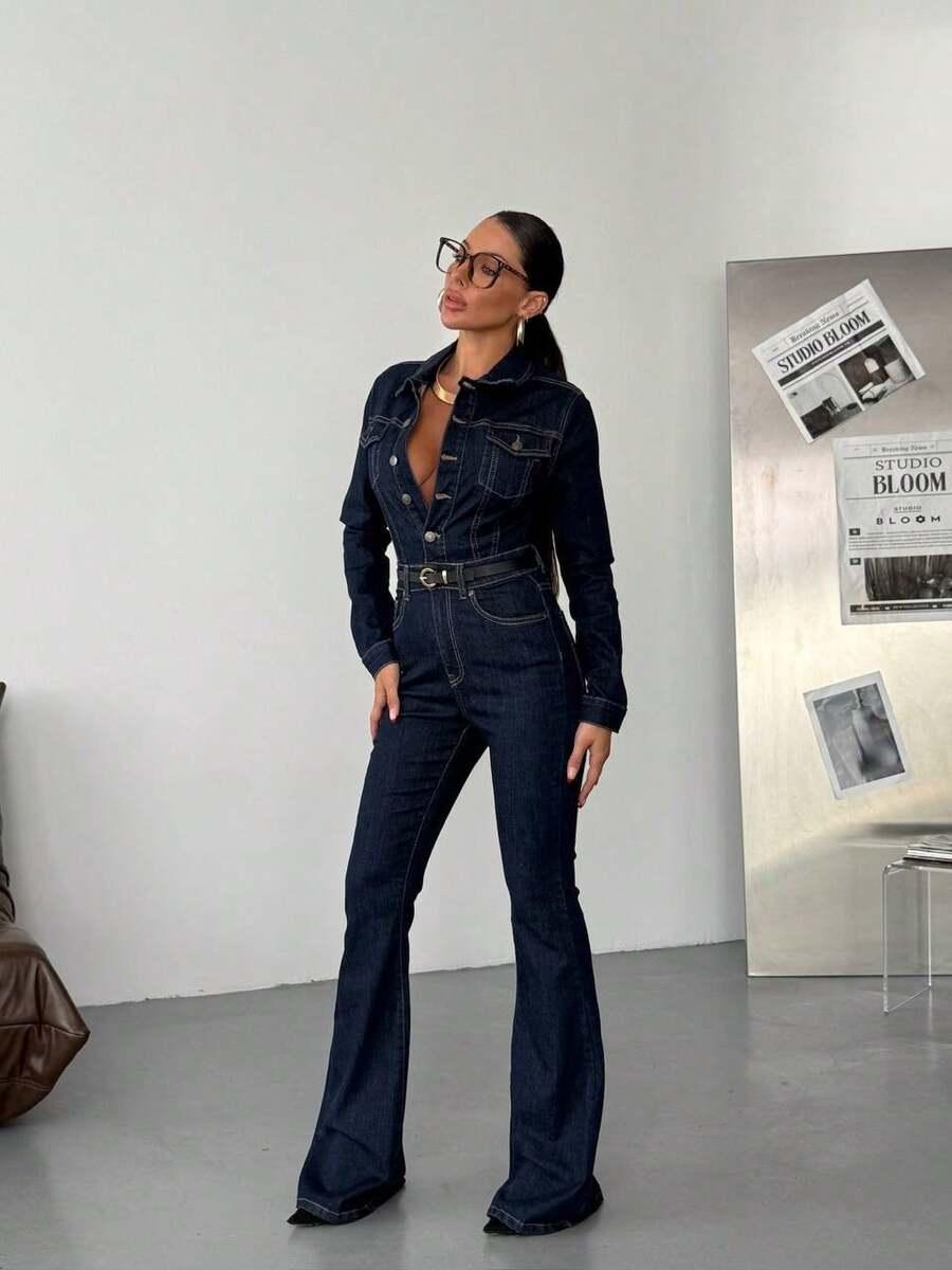 niebieski kombinezon jeans