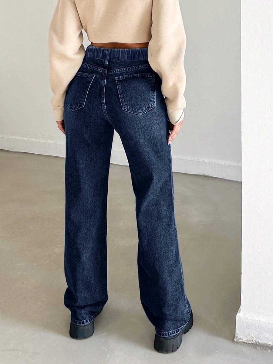 granatowe spodnie jeans