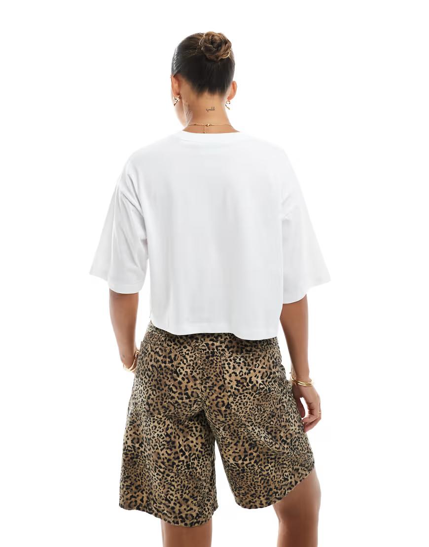 BIAŁY T-SHIRT OVERSIZE