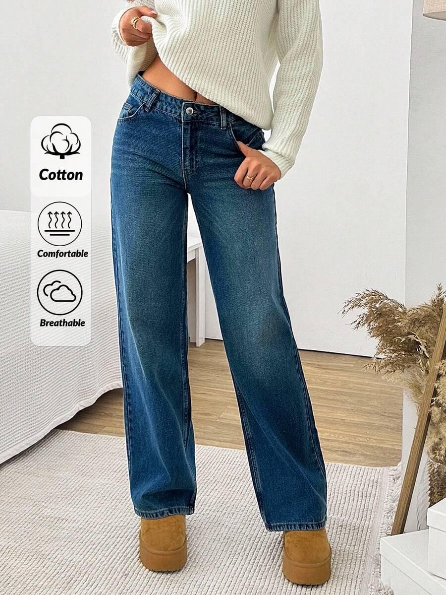 niebieskie spodnie jeans