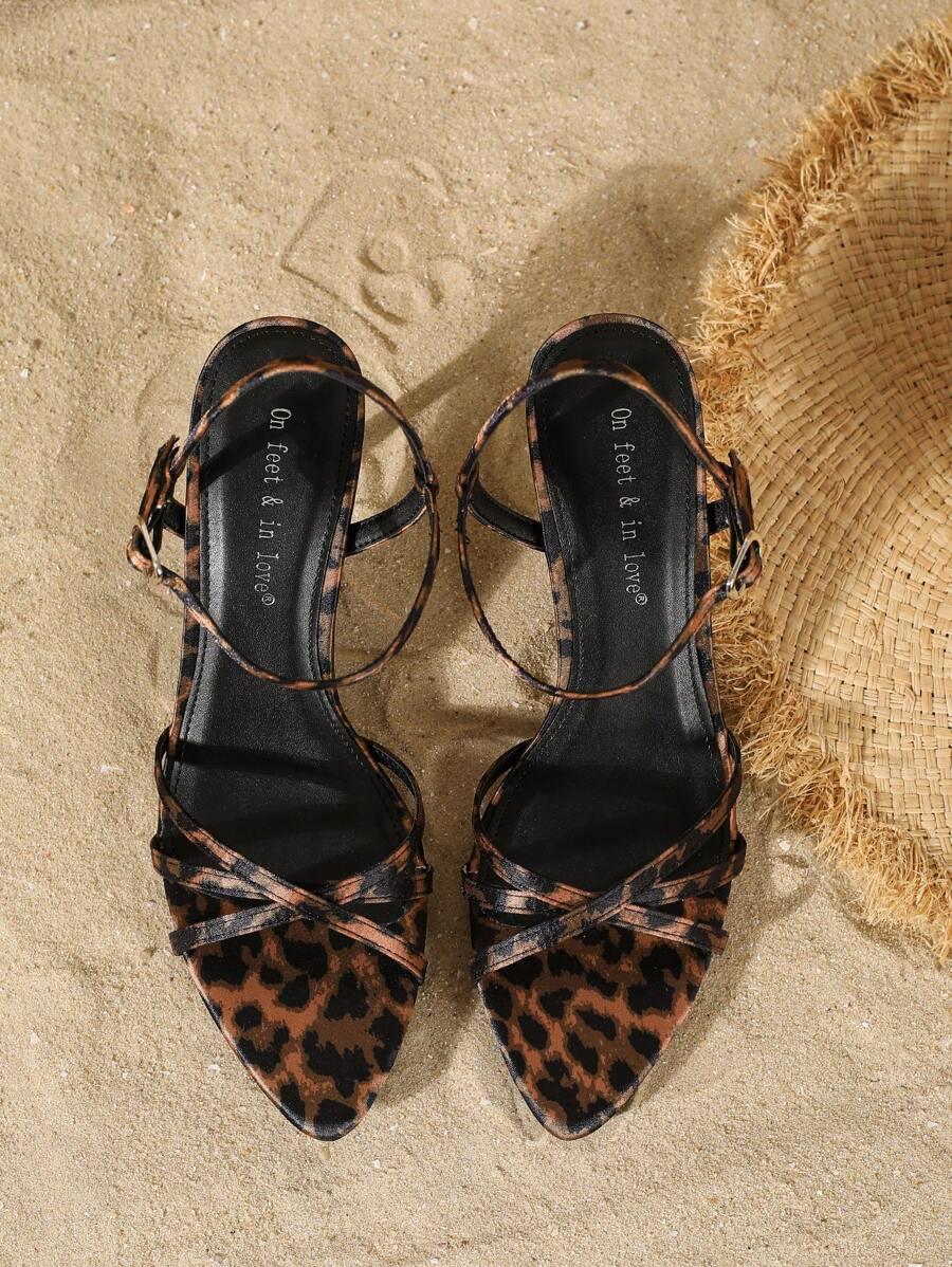 sandały na obcasie animal print