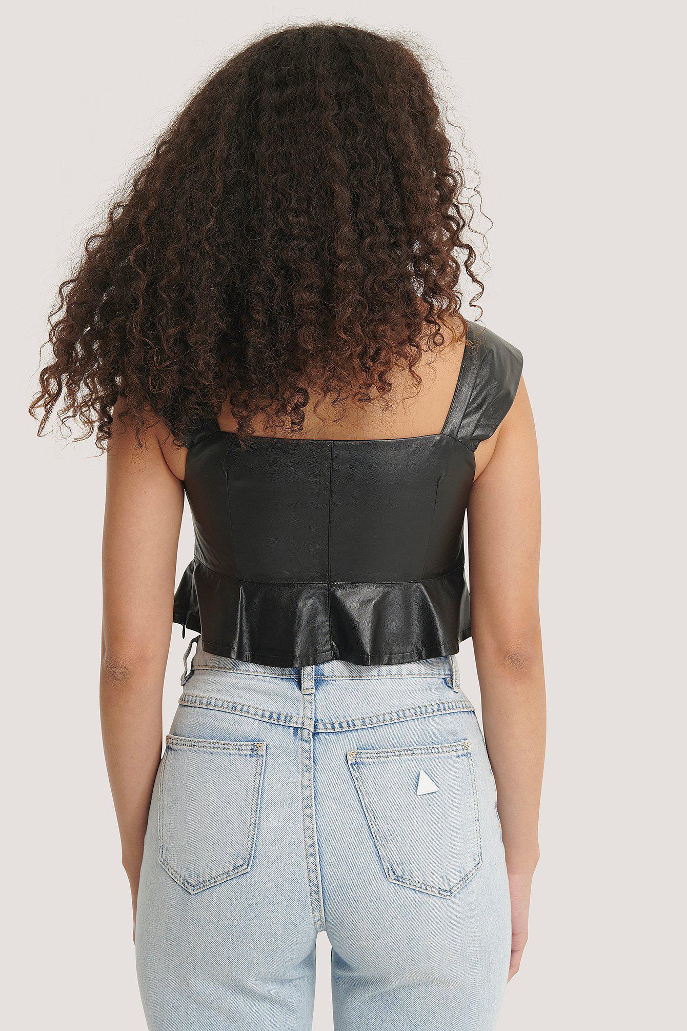 czarny crop top imitacja skóry