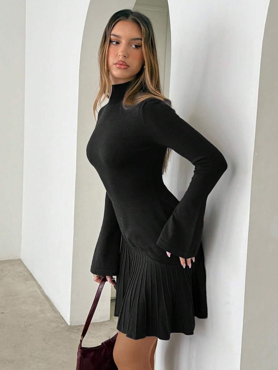 CZARNA MINI SUKIENKA