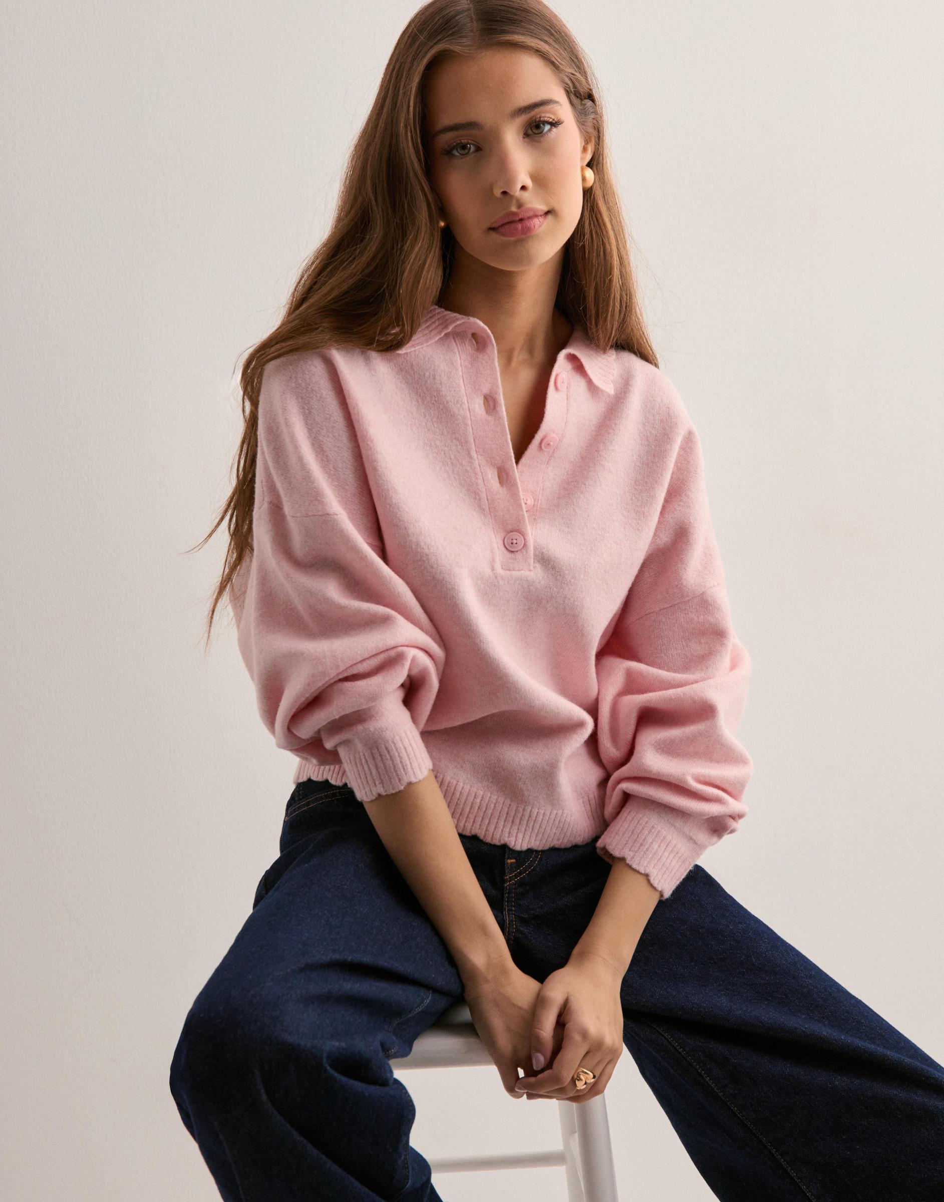 RÓŻOWY SWETER KOŁNIERZYK