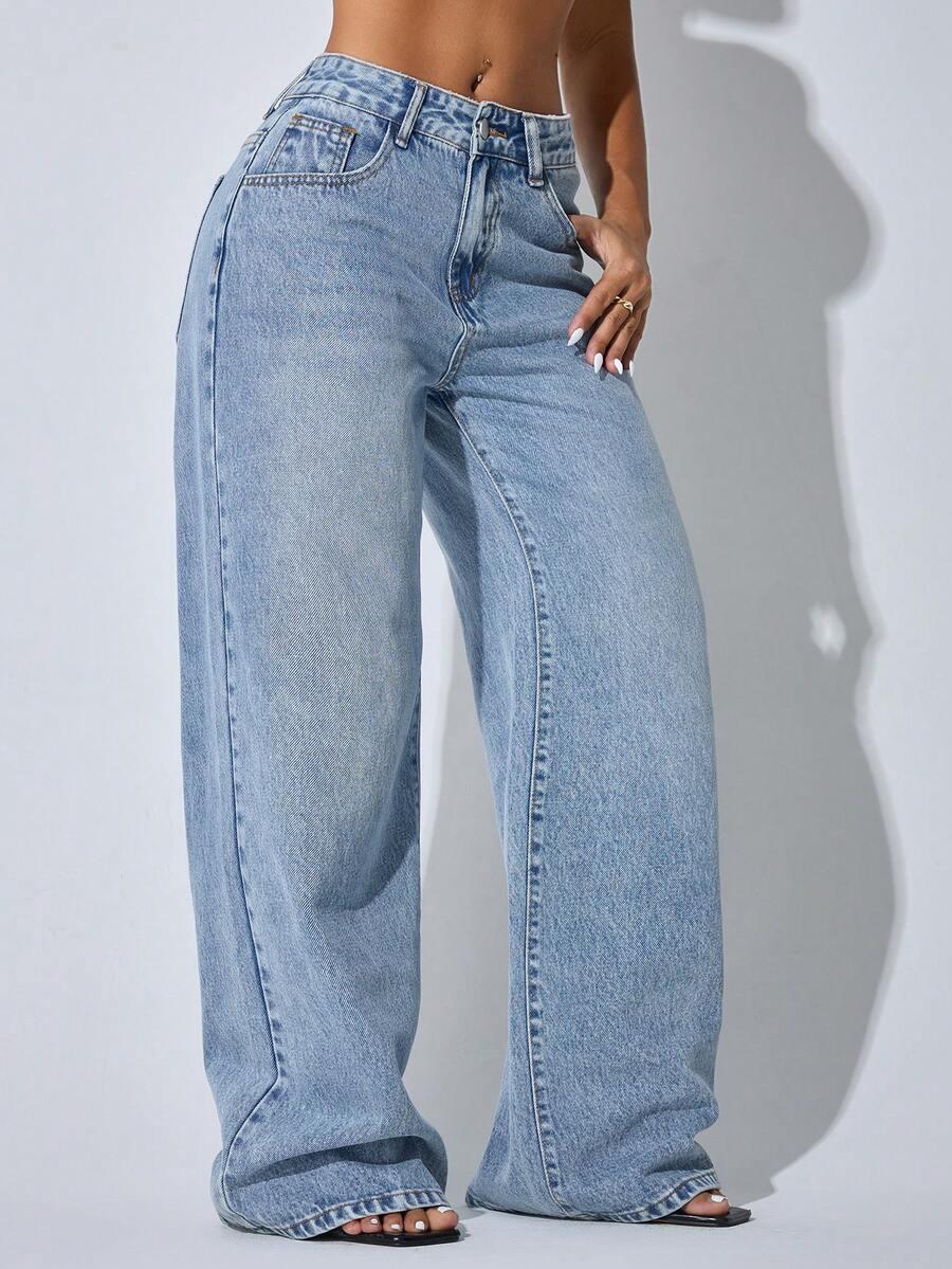 niebieskie spodnie jeans