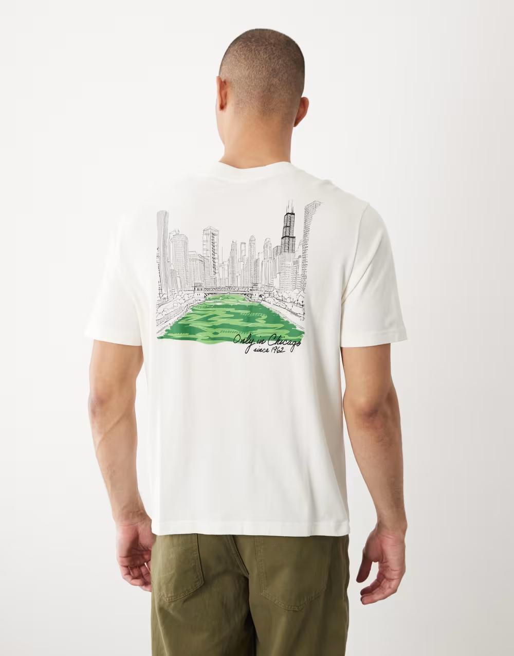 biały t-shirt nadruk okrągły dekolt