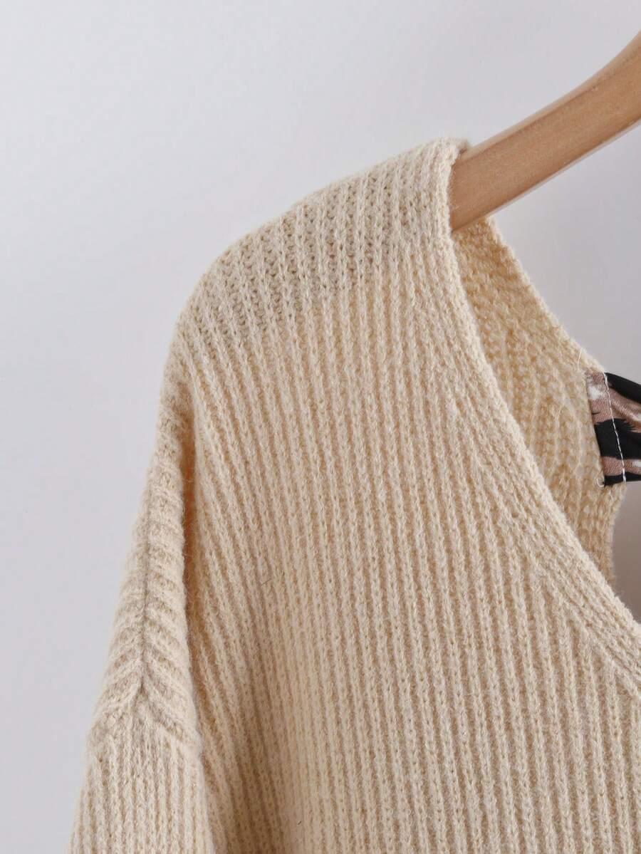 beżowy sweter wiązanie