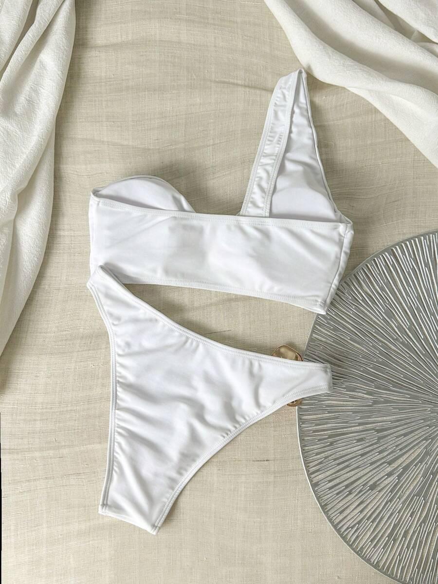 biała góra od bikini