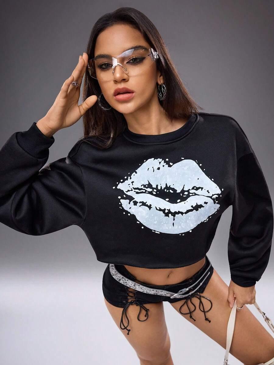 KRÓTKA BLUZA Z NADRUKIEM