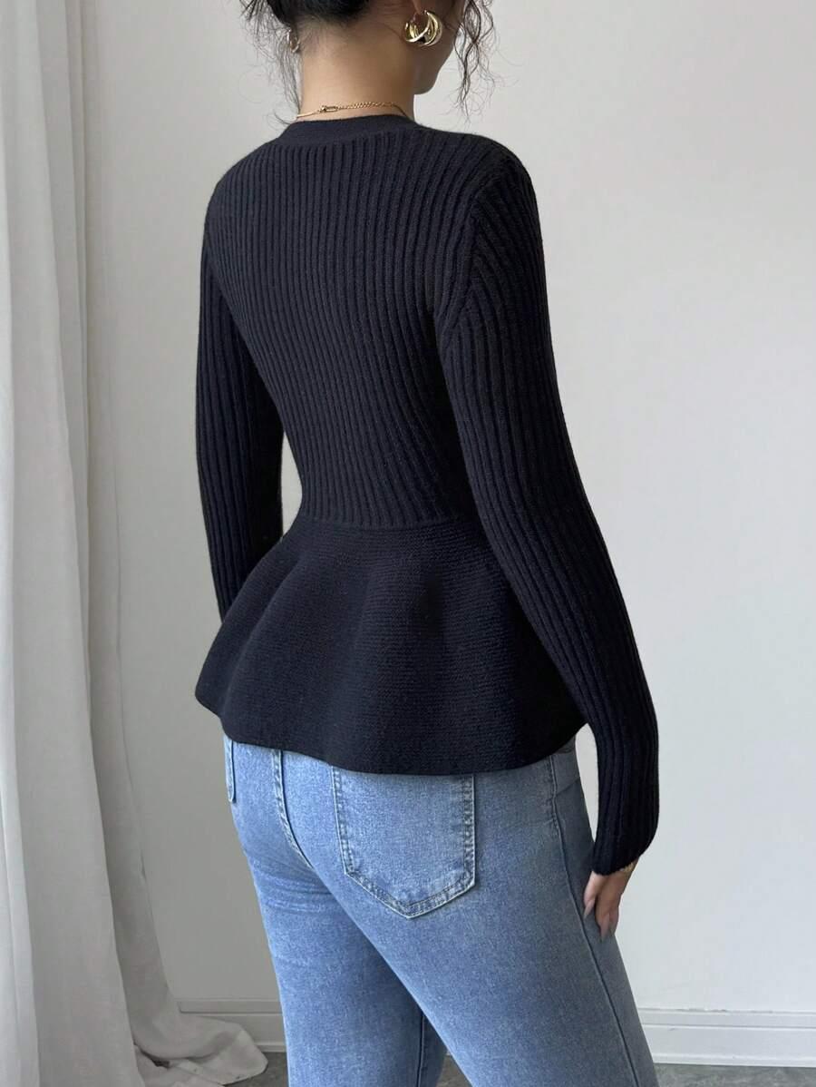 CZARNY SWETER GUZIKI