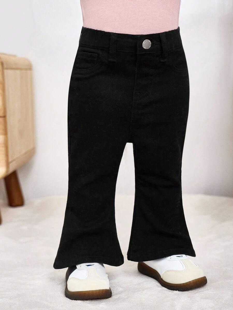 czarne spodnie jeans