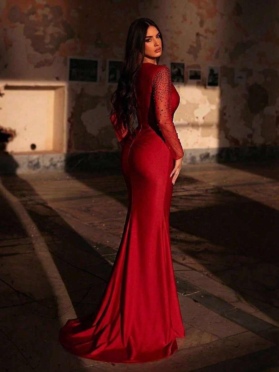 czerwona maxi sukienka zdobienie 