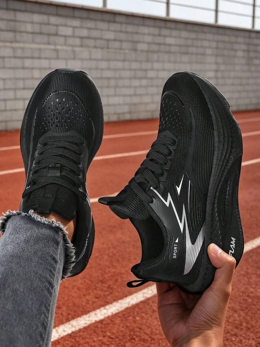 czarne buty sportowe 