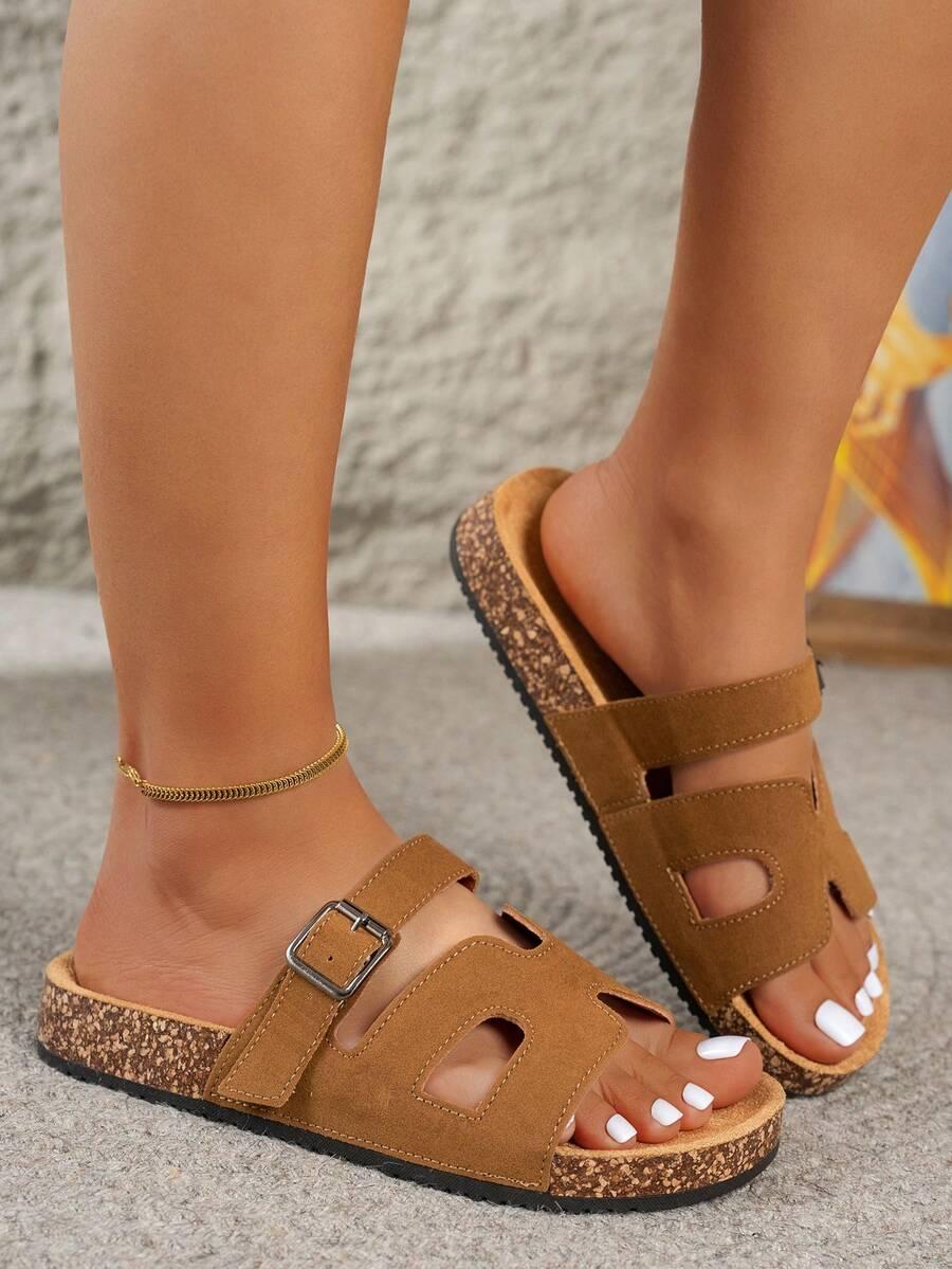brązowe klapki casual klamra