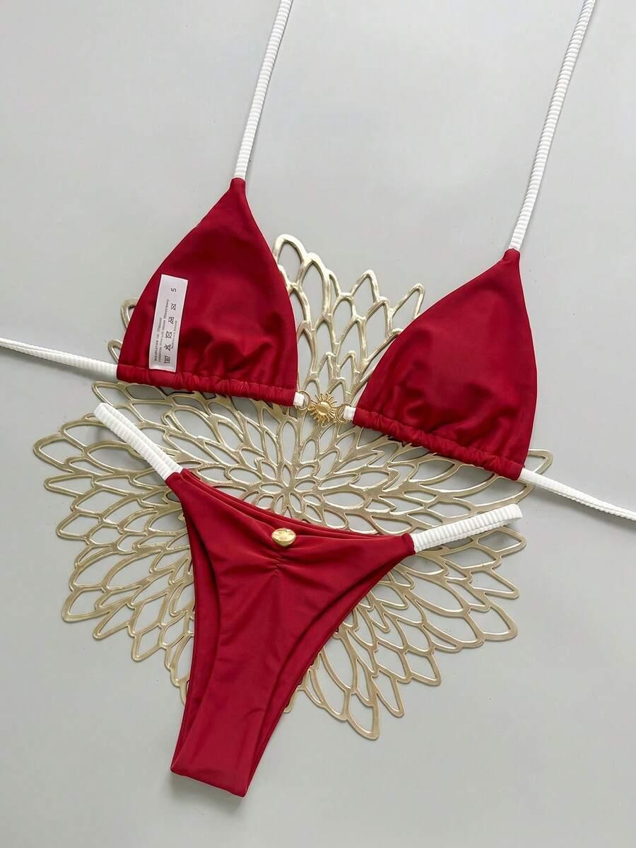 czerwona góra od bikini