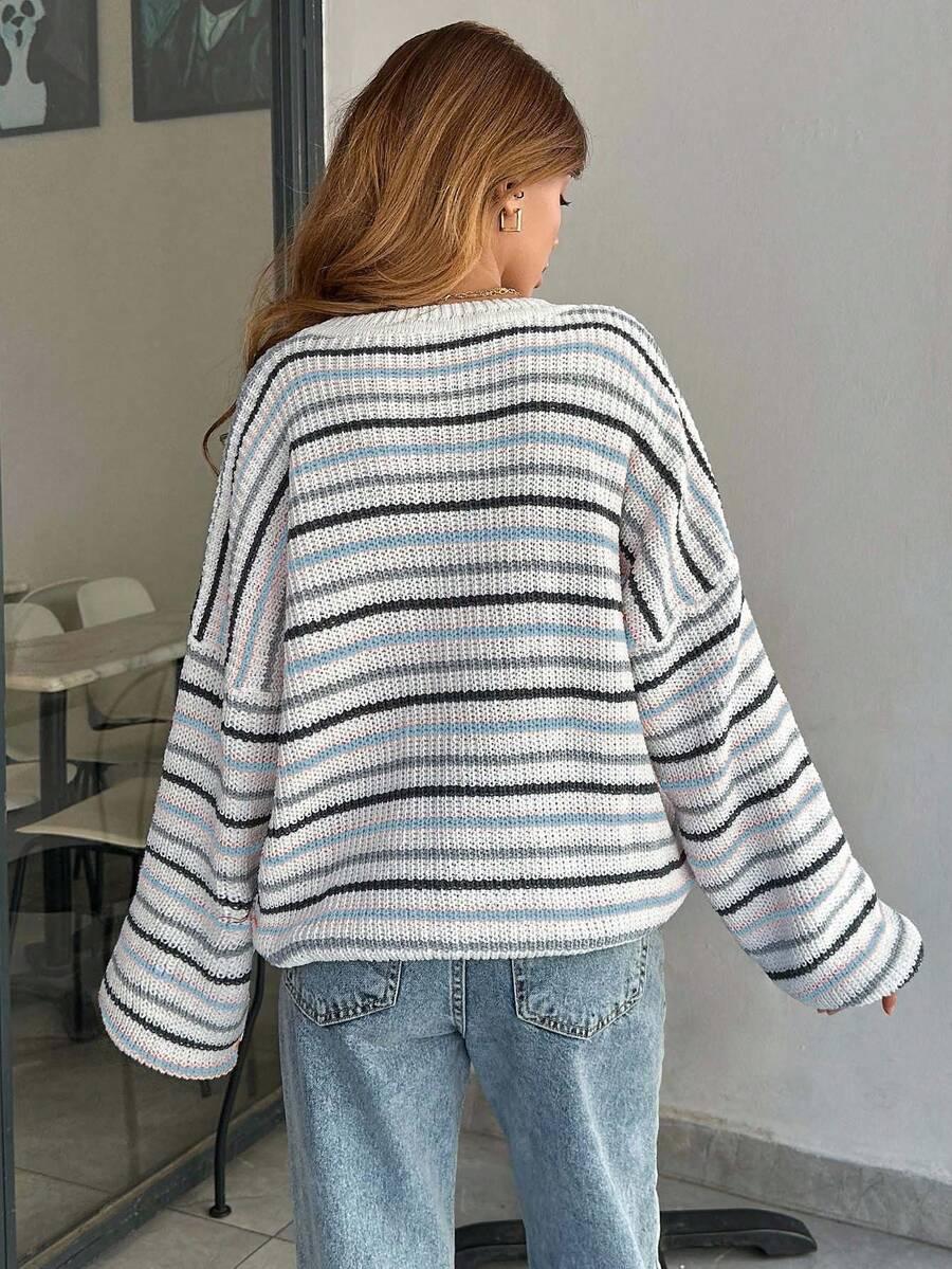 SWETER W PASKI OKRĄGŁY DEKOLT
