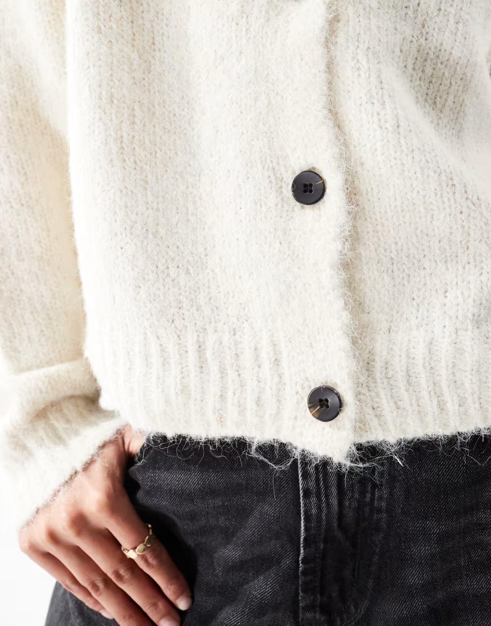 DZIANINOWY SWETER z domieszką wełny DŁUGI RĘKAW guziki