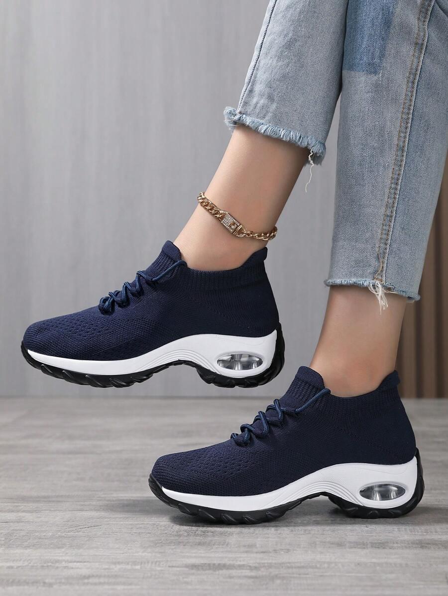 niebieskie buty sportowe 