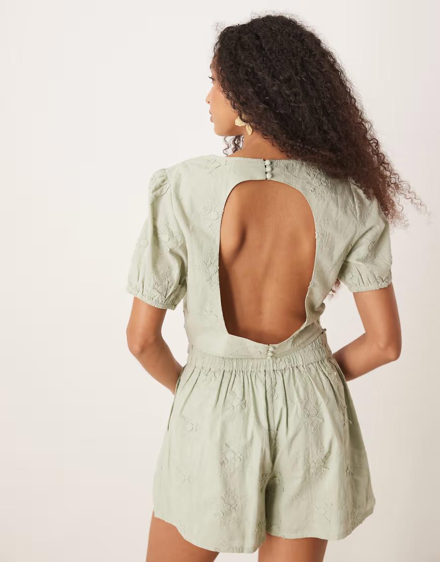 zielony top open back haft
