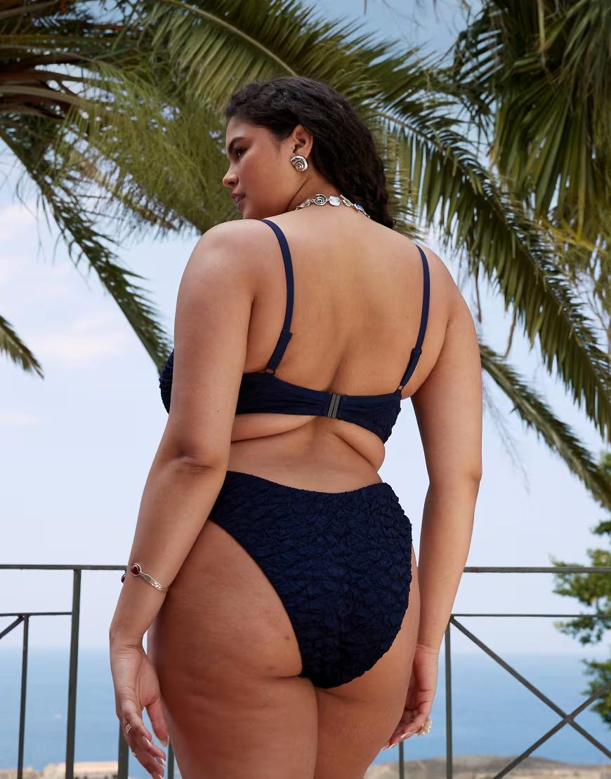 granatowa góra od bikini 