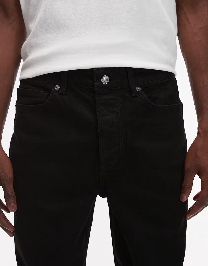 czarne spodnie jeans