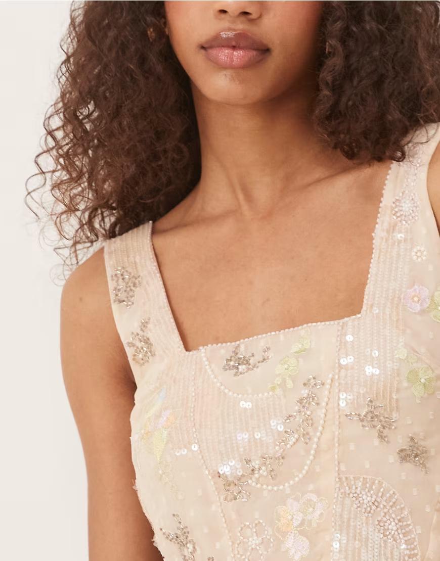 BEŻOWY CROP TOP ZDOBIENIA