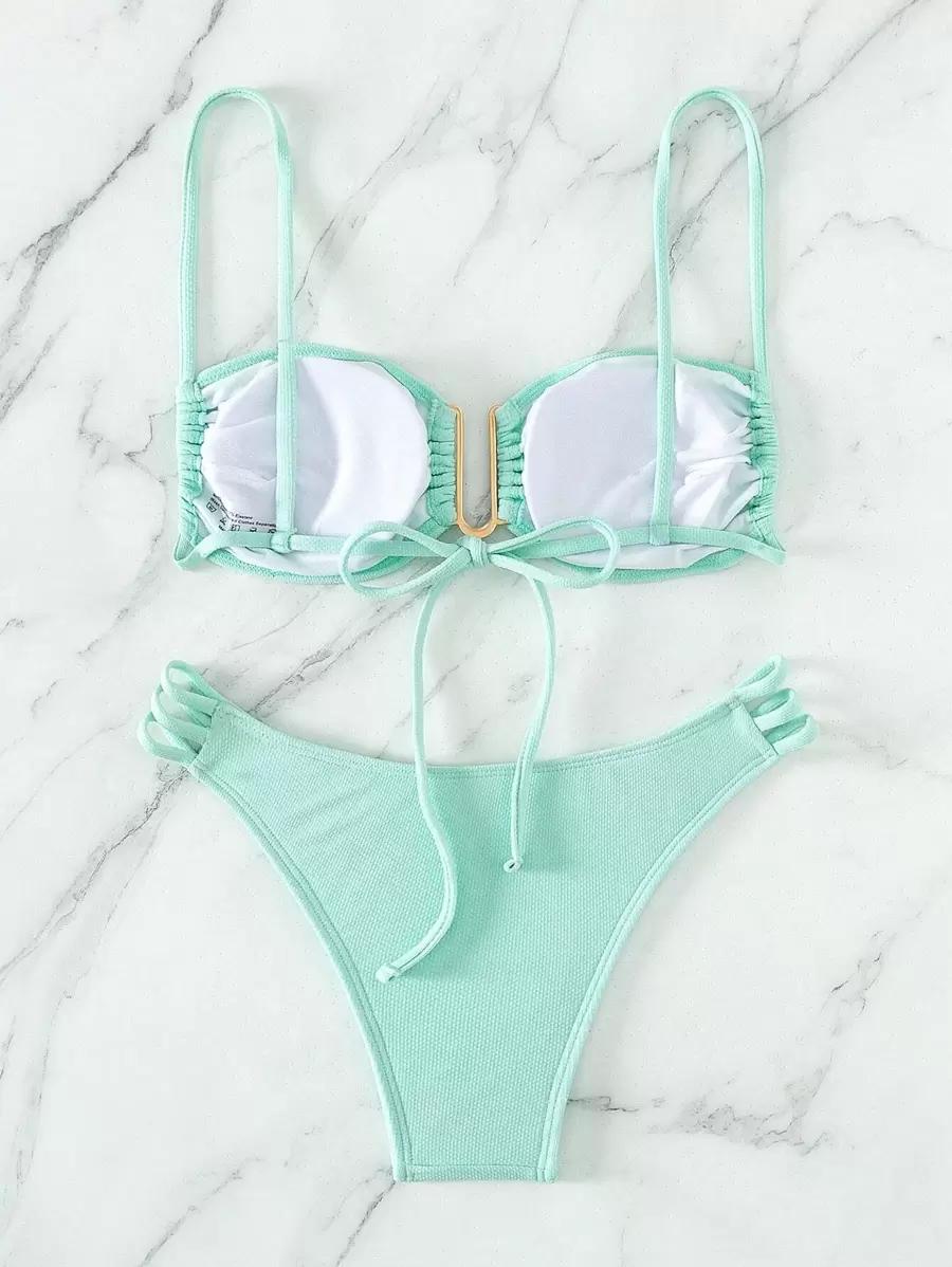 niebieski dwuczęściowy strój kąpielowy