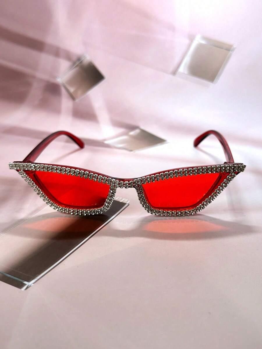 czerwone okulary zdobienie 