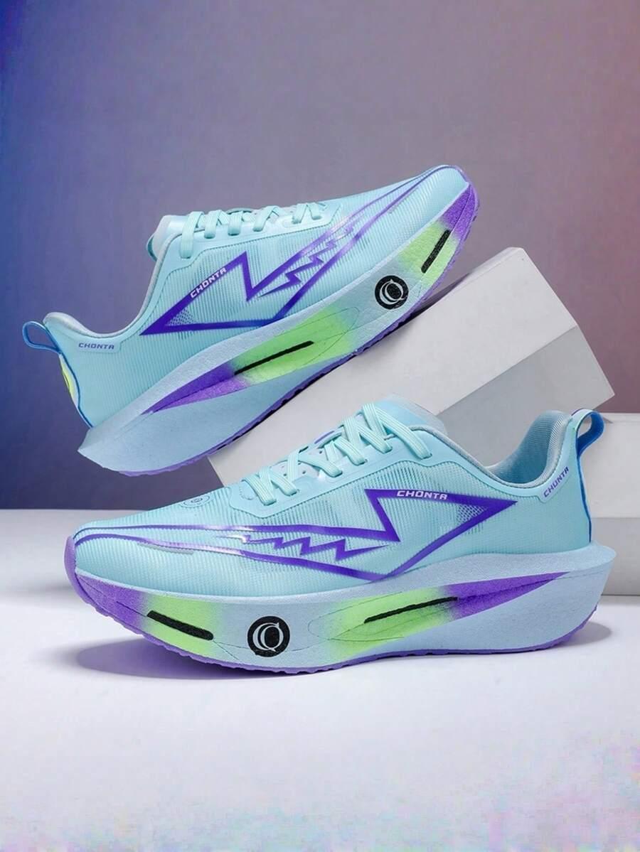 niebieskie sportowe buty
