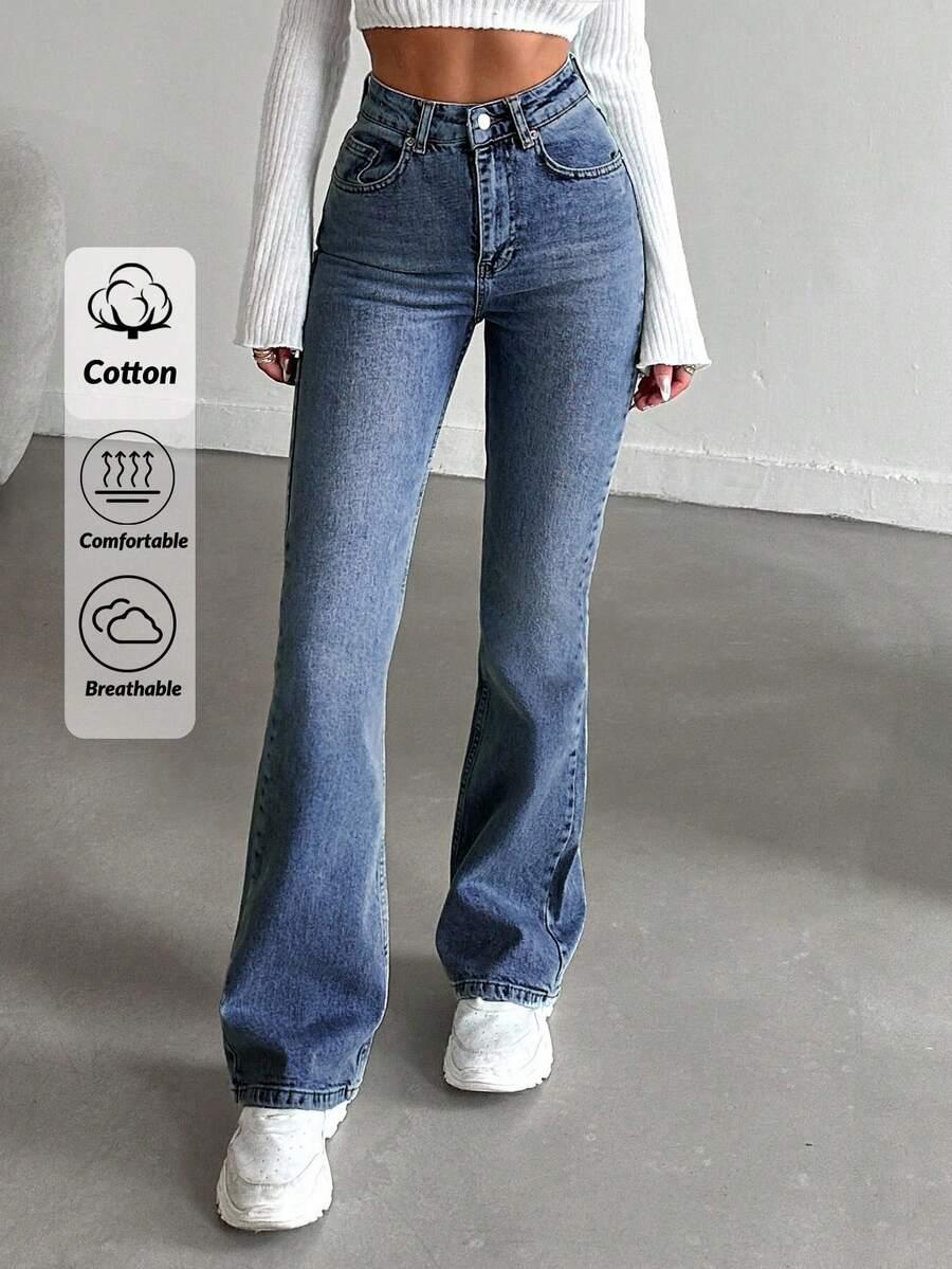 niebieskie spodnie jeans